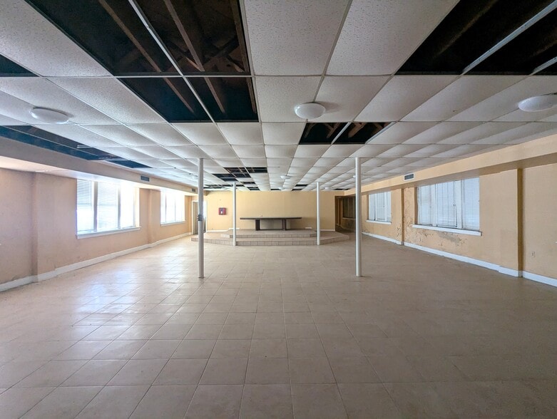 More Photos Of 1180 Washington Blvd, Beaumont Religious Facility For Sale