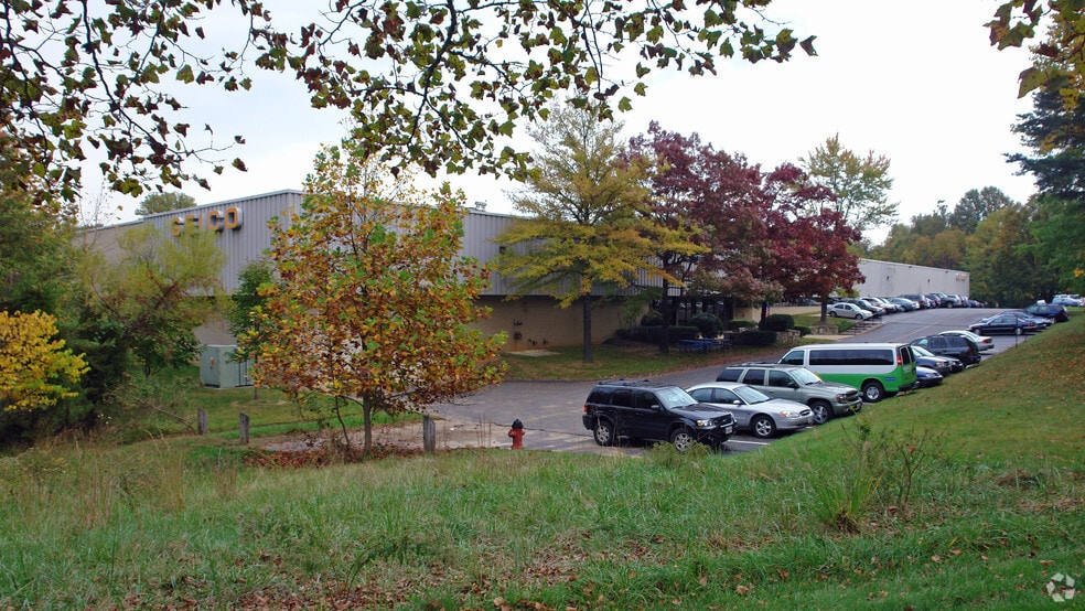 More Photos Of 2800 Tower Oaks Blvd, Rockville Warehouse For Sale