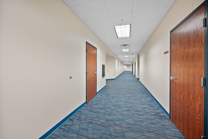 More Photos Of 690 Northland Blvd, Cincinnati Specialty For Sale