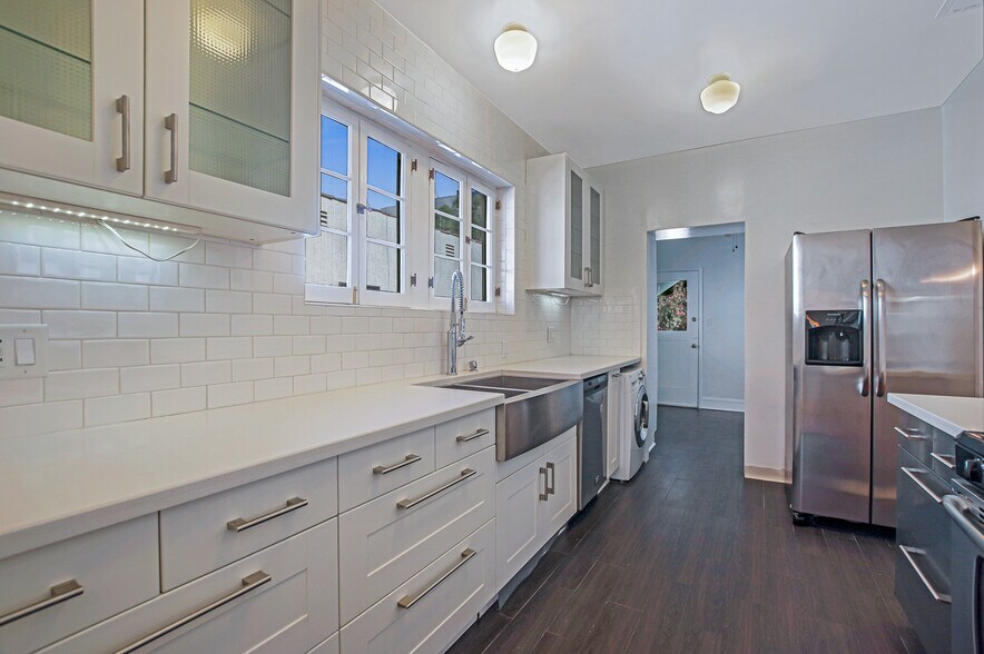 More Photos Of 1074 S Genesee Ave, Los Angeles Apartments For Sale