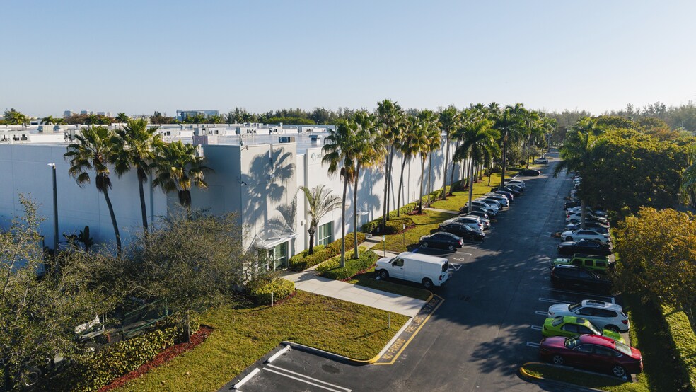 More Photos Of 1904 NW 97th Ave, Doral Unknown For Lease