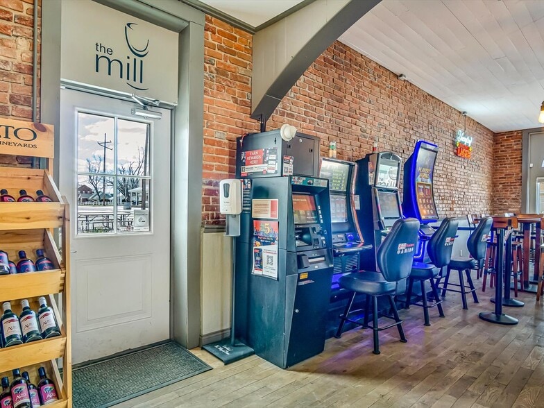 More Photos Of 214 Main St, Ruma Restaurant For Sale