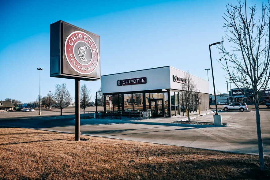 More Photos Of 5001 N 2nd Ave, Kearney Freestanding For Sale