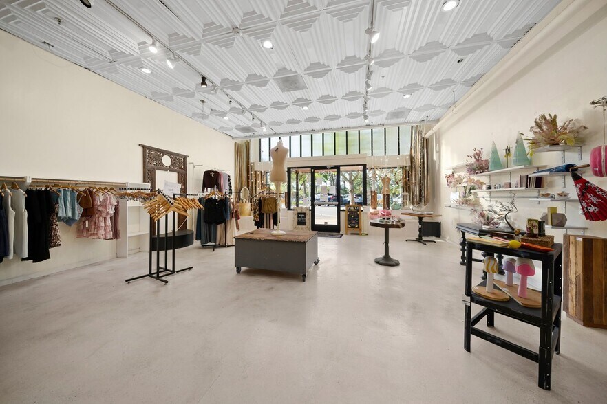 More Photos Of 1211 Pine St, Paso Robles Storefront For Lease