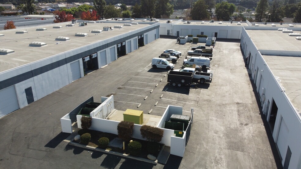 More Photos Of 269-299 W Allen Ave, San Dimas Unknown For Lease