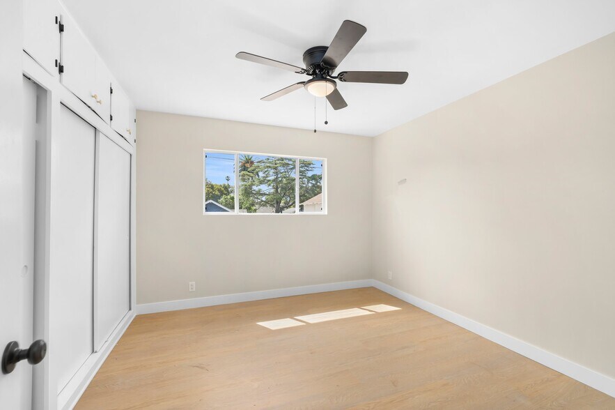 More Photos Of 3020 E 3rd St, Long Beach Apartments For Sale