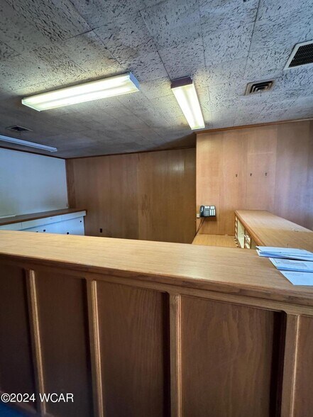 More Photos Of 28 N Main St, Kenton Office For Lease