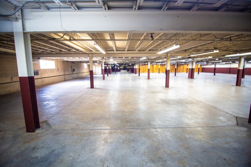 More Photos Of 700 Hepburn St, Milton Showroom For Lease