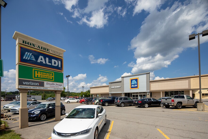 More Photos Of 1049 N Main St, Butler Unknown For Lease