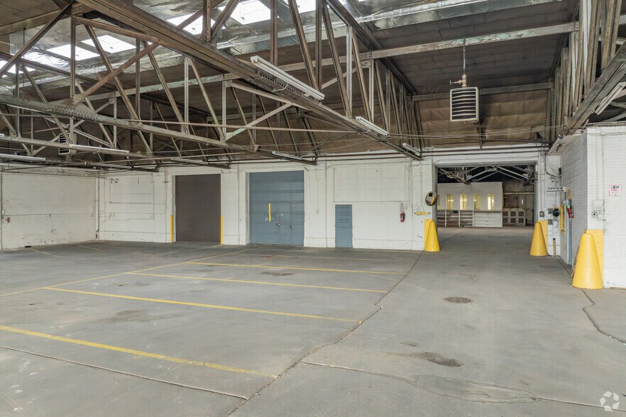 More Photos Of 6629 S Wentworth Ave, Chicago Warehouse For Lease
