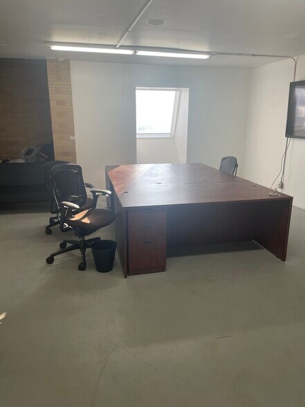 More Photos Of 1919 27th Ave NE, Calgary Warehouse For Sale