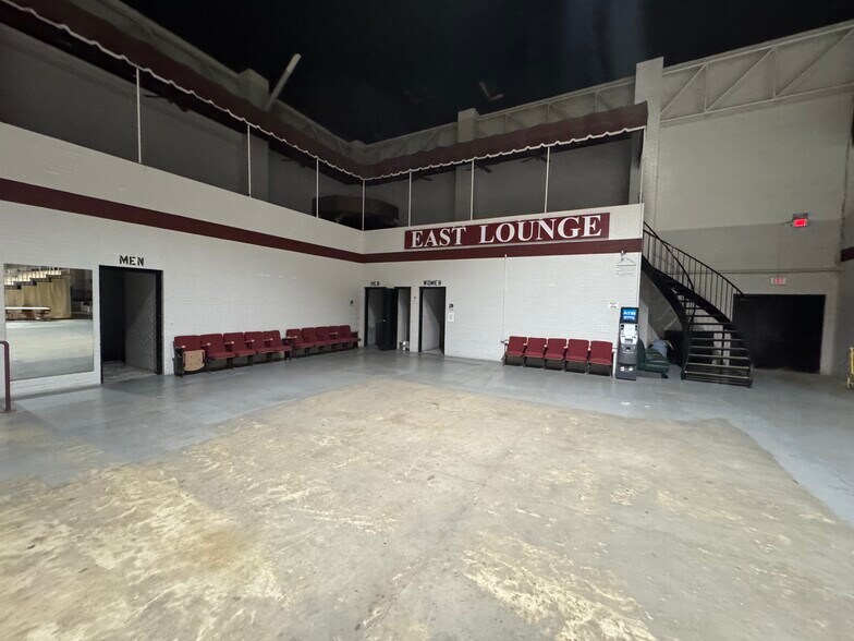 More Photos Of 10408 State Highway 64 E, Tyler Theater Concert Hall For Sale