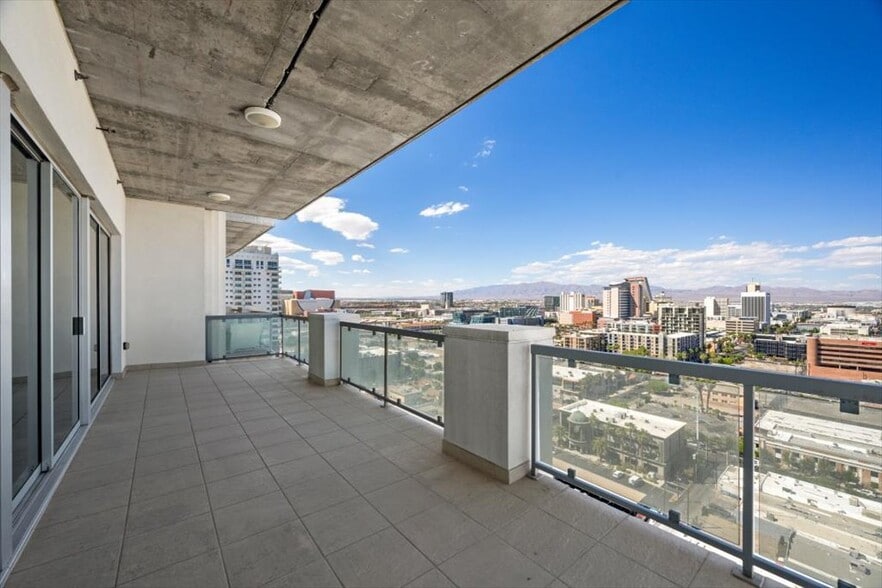 More Photos Of 900 S Las Vegas Blvd, Las Vegas Apartments For Sale