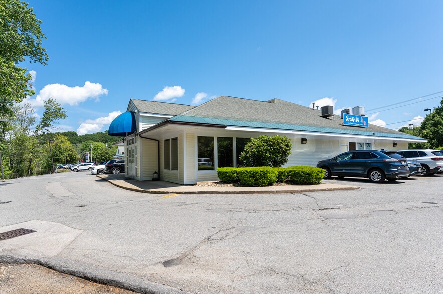 More Photos Of 733 Turnpike St, North Andover Fast Food For Sale