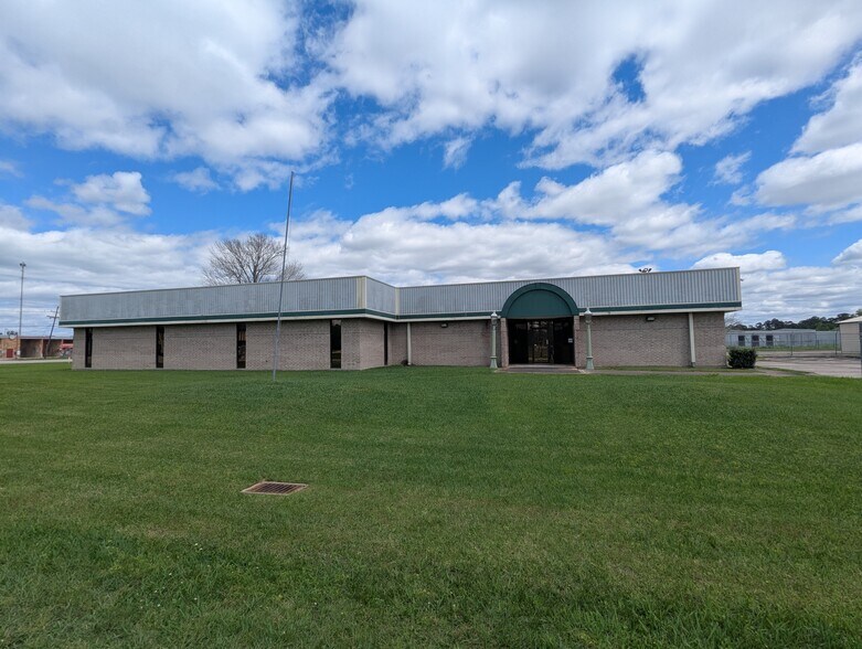 Primary Photo Of 6095 College St, Beaumont Office For Sale