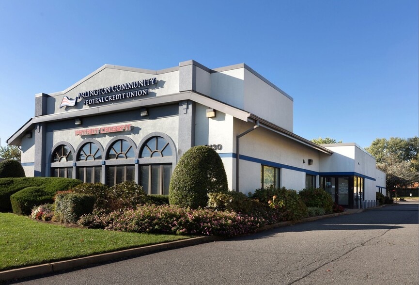 More Photos Of 2130 N Glebe Rd, Arlington Freestanding For Sale