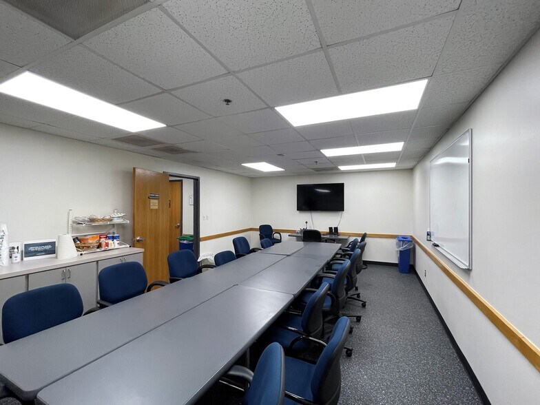 More Photos Of 3440 Black & Decker, Hope Mills Distribution For Lease