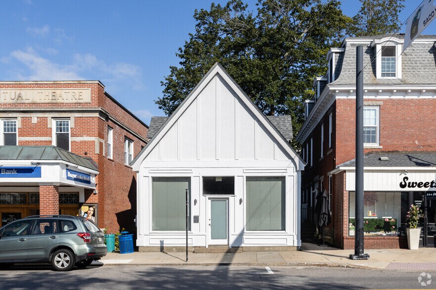 More Photos Of 292 Main St, Saco Storefront For Sale