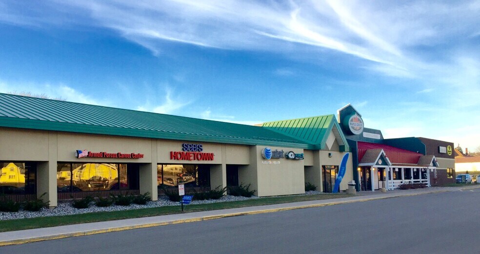 More Photos Of 1108 S Stephenson Ave, Iron Mountain Supermarket For Lease