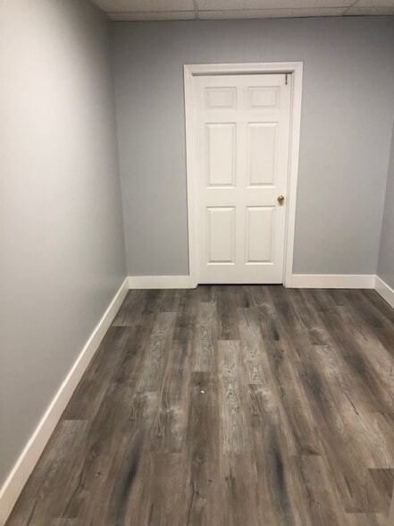 More Photos Of 2600 Berlin Tpke, Newington Storefront Retail Office For Lease