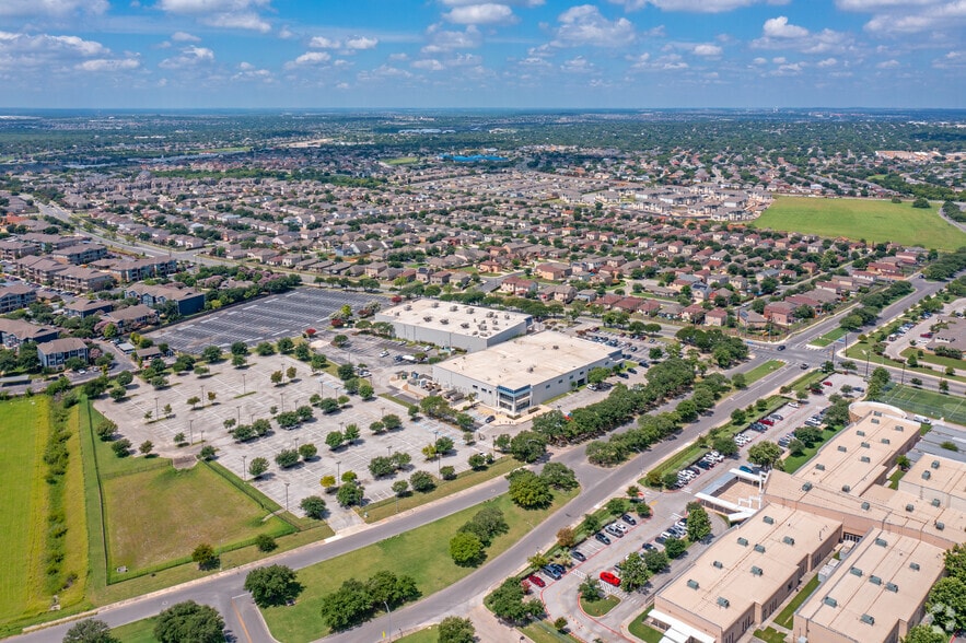 More Photos Of 1560 Cable Ranch Rd, San Antonio Flex For Sale