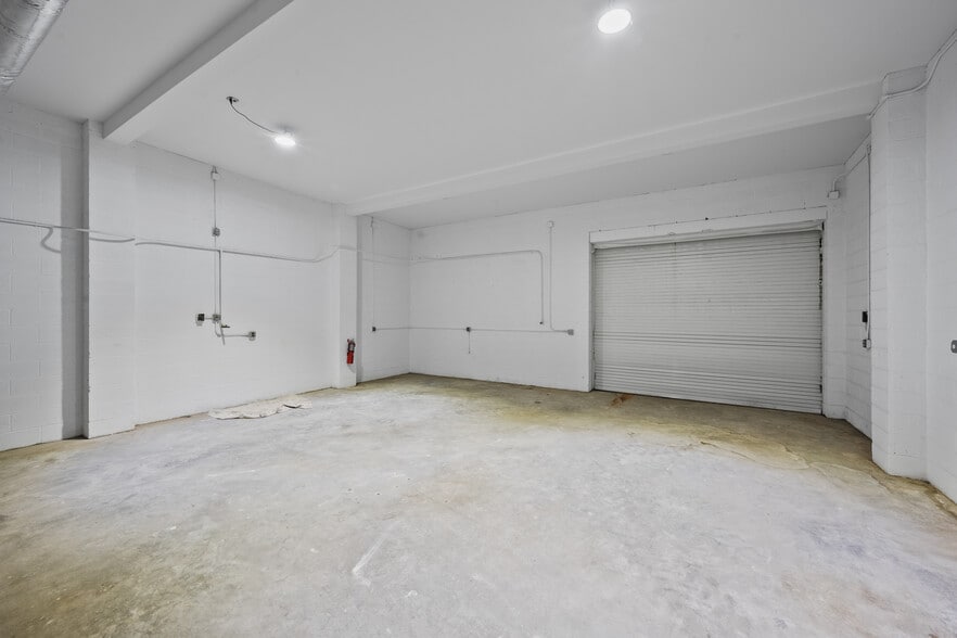 More Photos Of 212-216 Main St, New Rochelle Freestanding For Lease