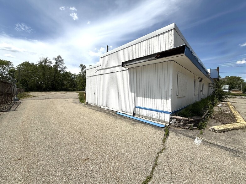 More Photos Of 2706 Portage St, Kalamazoo Auto Repair For Sale