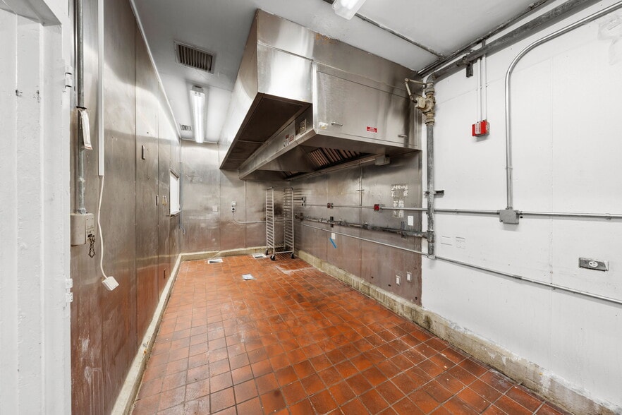 More Photos Of 1586 S Dixie Hwy, Coral Gables Restaurant For Lease