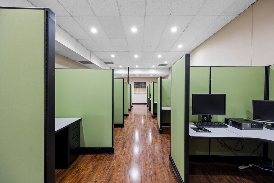 More Photos Of 23275 South Pointe Dr, Laguna Hills Office For Sale