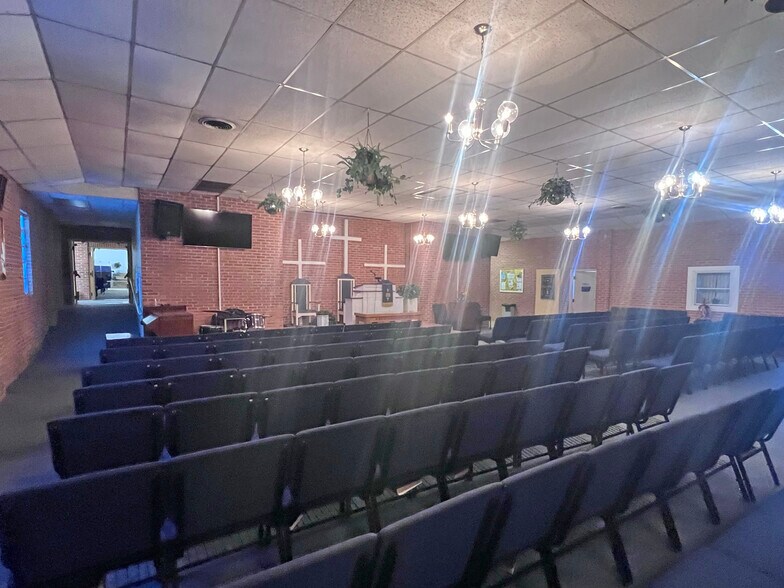 More Photos Of 4417 Douglas St NE, Washington Religious Facility For Sale