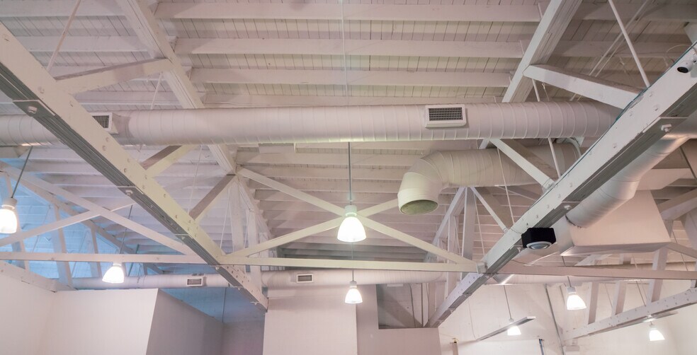 More Photos Of 1411 Railroad Ave, Bellingham Storefront For Lease