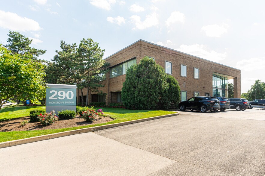 More Photos Of 290 Springfield Dr, Bloomingdale Medical For Lease