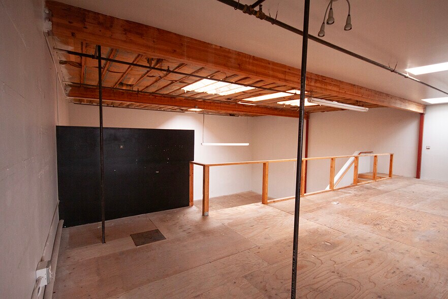 More Photos Of 1190A Shafter Ave, San Francisco Warehouse For Sale