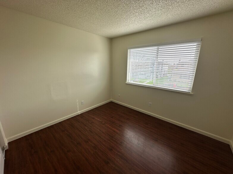 More Photos Of 67 Nedra Ct, Sacramento Apartments For Sale