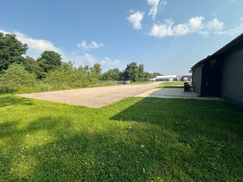 More Photos Of 2233 N Burdick St, Kalamazoo Freestanding For Sale