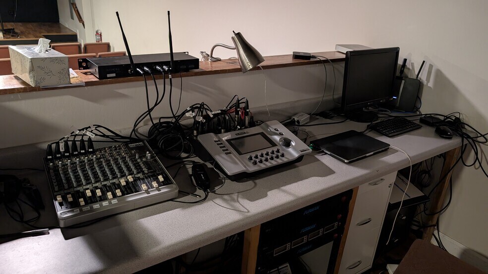 More Photos Of 8622 N Greenwood Ave, Tampa Religious Facility For Lease