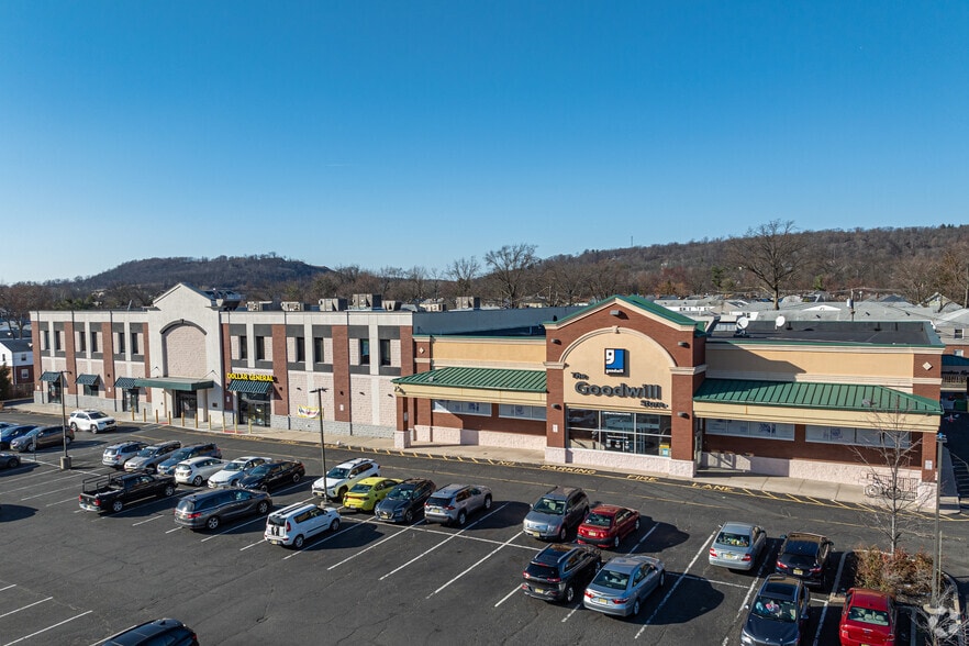 More Photos Of 509-513 W Union Ave, Bound Brook Freestanding For Lease