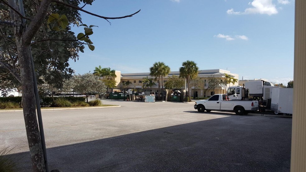 More Photos Of 2755 Vista Pky, West Palm Beach Coworking Space