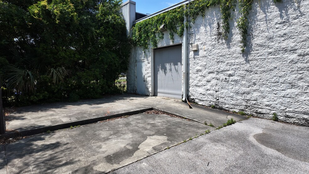 More Photos Of 4537 HIGHWAY 90, Pace General Retail For Sale