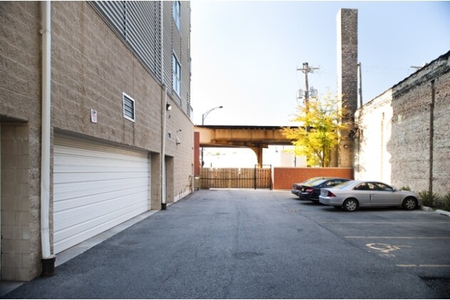 More Photos Of 2000 N Milwaukee Ave, Chicago Apartments For Lease