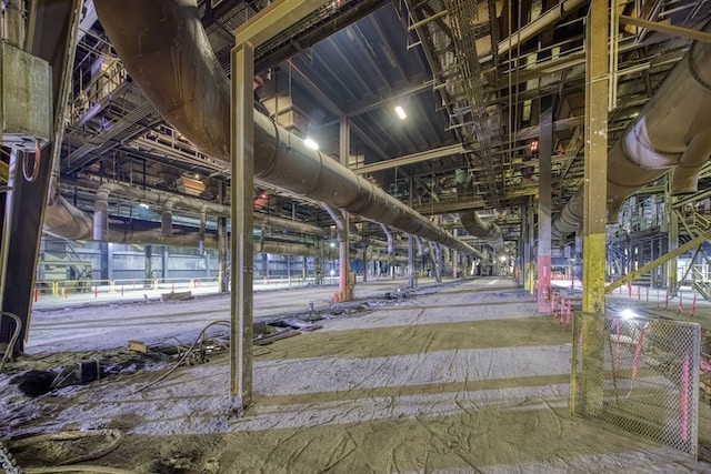 More Photos Of 134 Waupaca Dr, Etowah Manufacturing For Sale