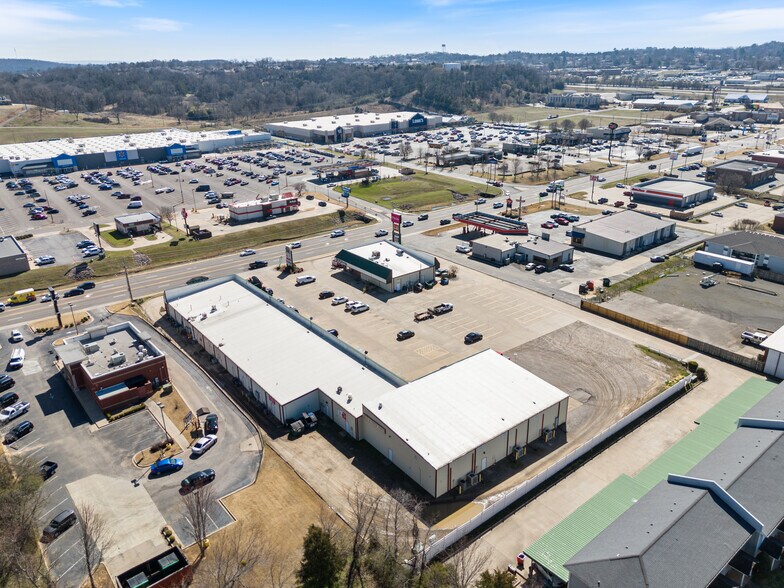 More Photos Of 2215 Fayetteville Rd, Van Buren Unknown For Lease