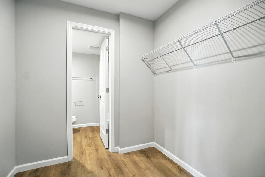 More Photos Of 1962-1970 Westwood Northern Blvd, Cincinnati Apartments For Sale