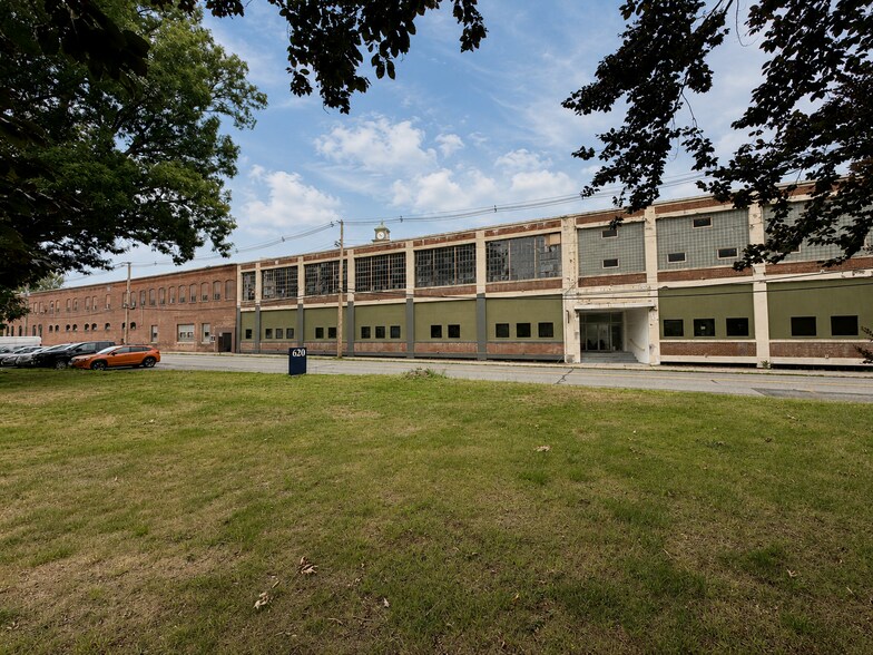 More Photos Of 620 Spring St, North Dighton Warehouse For Lease