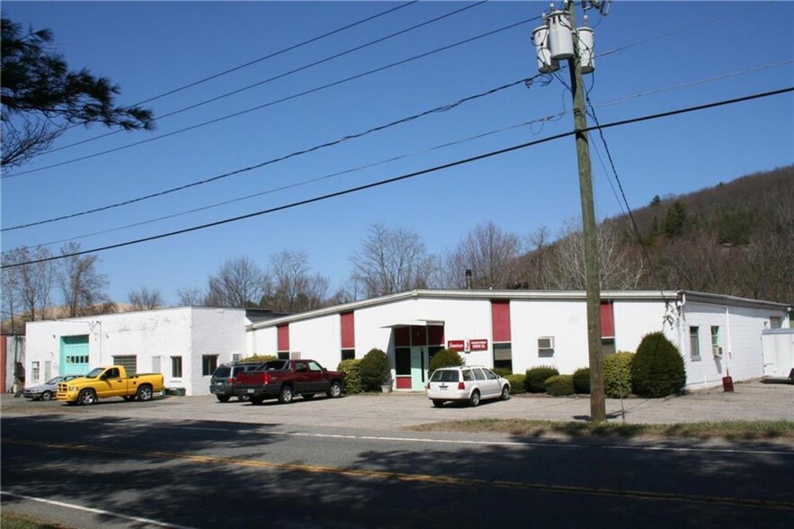 Primary Photo Of 50 Thomaston Rd, Litchfield Warehouse For Lease