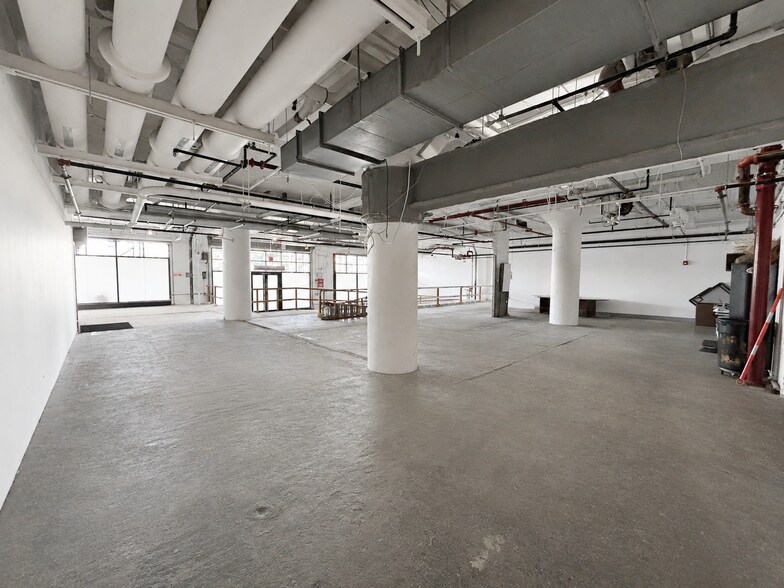 More Photos Of 2402 49th Ave, Long Island City Office For Lease