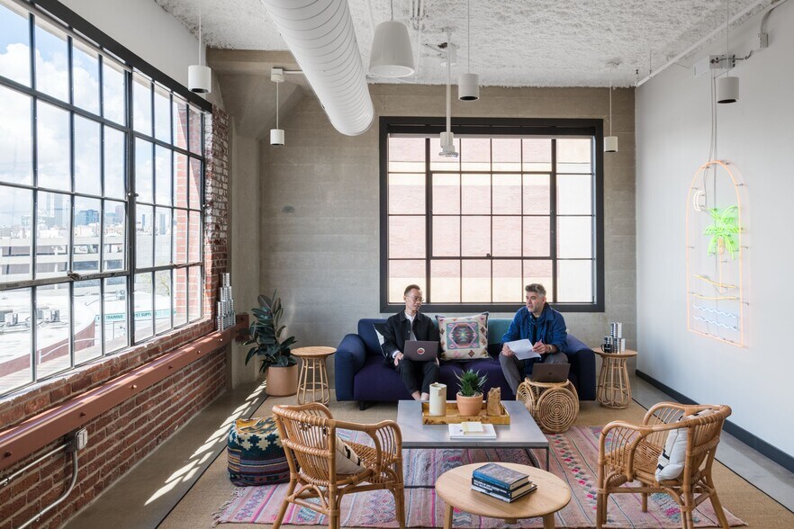 More Photos Of 1019 E 4th Pl, Los Angeles Loft Creative Space For Lease