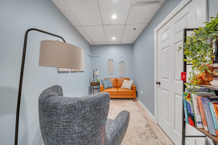 More Photos Of 622-624 Valley Rd, Montclair Storefront Retail Office For Lease