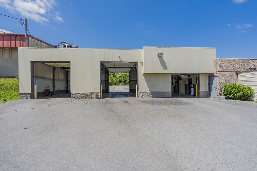 More Photos Of 3494 Dickerson Pike, Nashville Service Station For Sale