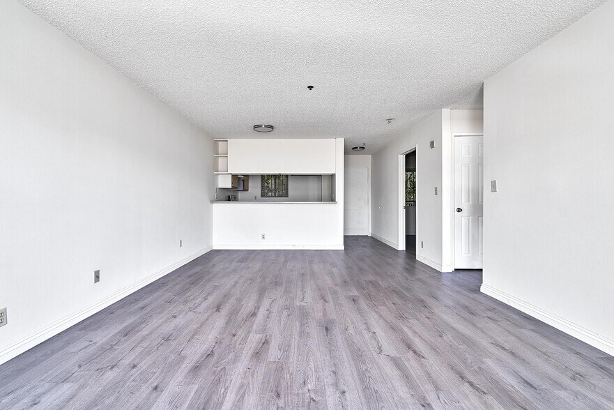 More Photos Of 209 S Alexandria Ave, Los Angeles Apartments For Sale